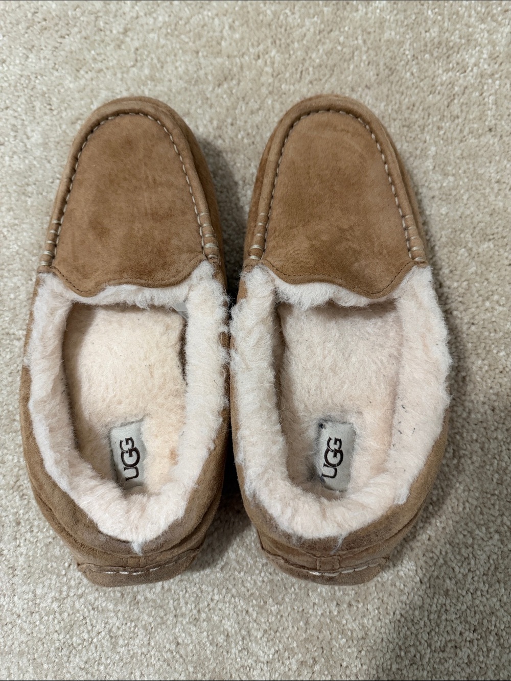 UGG Women’s Chestnut/Tan Suede Sheepskin Lined Slippers